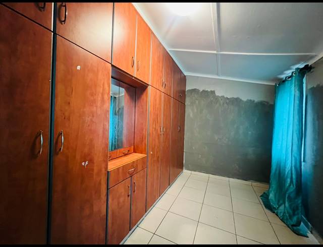 2 BEDROOM SEMI DETACHED FOR SALE IN NEWLANDS EAST